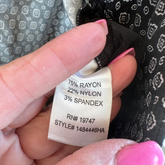 COUNTERPARTS WOMENS LONG PANT FLAT BAND ELASTIC ANKLE SLIT BLACK AND WHITE SZ 10 - Picture 7 of 8